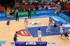 谈球吧凌波微步🤩杨瀚森弧顶持球 左冲右突连续晃开防守轻松上篮打中